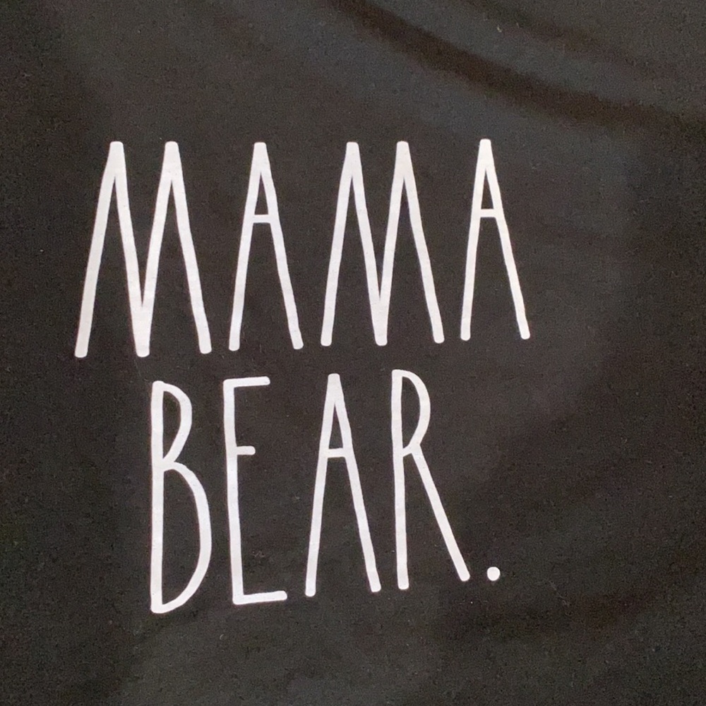 ๐HP๐ NWT Rae Dunn Mama Bear Tee - Picture 2 of 3